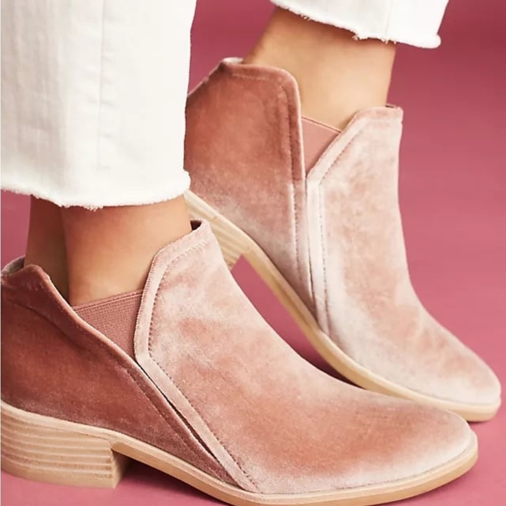 Dolce Vita Tay Velvet Ankle Booties in Rose - Picture 1 of 9